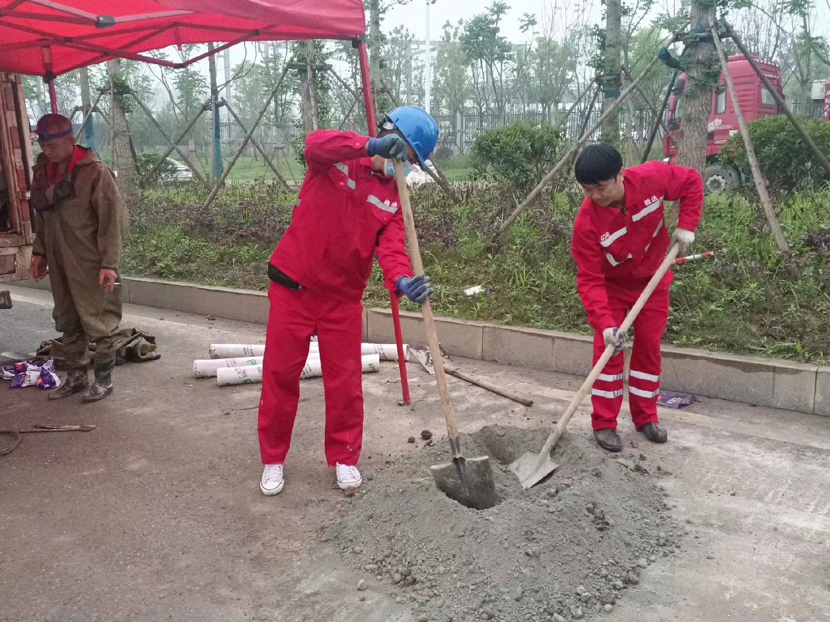 竹山管道疏通哪家好】及时进行市政管道清淤
