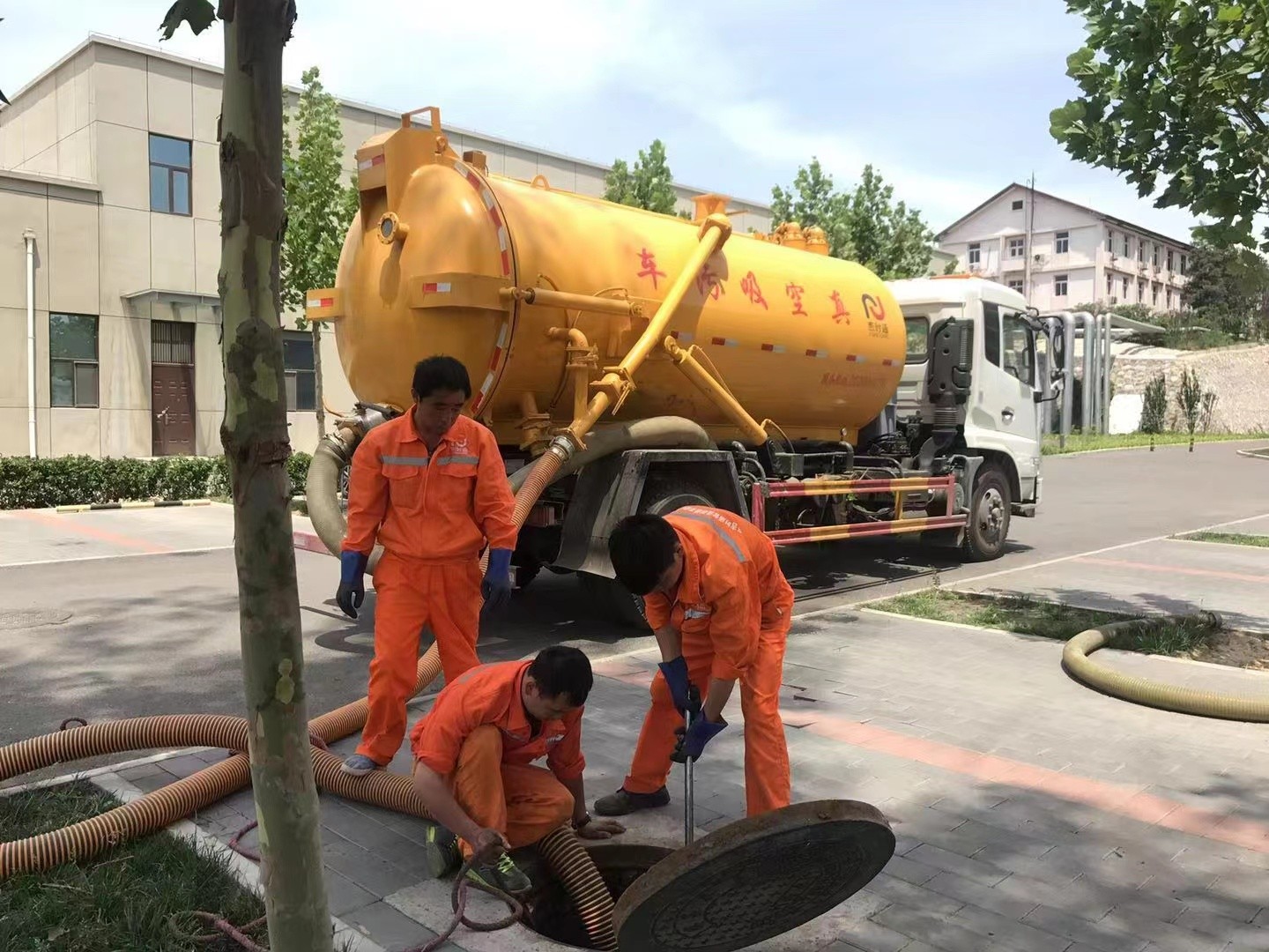 竹山化粪池清理与5-8吨吸粪车施工效率分析